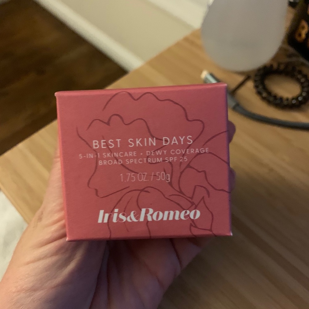 Iris & Romeo - Rich shade, full size